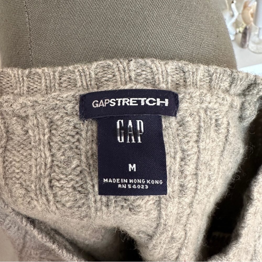 GAP Cable Knit Sweater - Picture 4 of 4